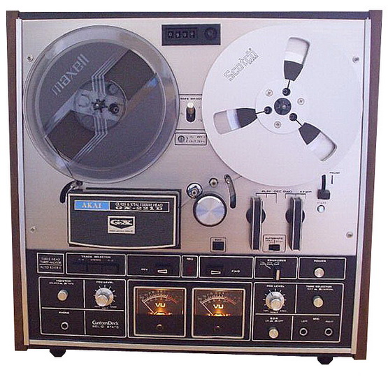 Akai GX-221D